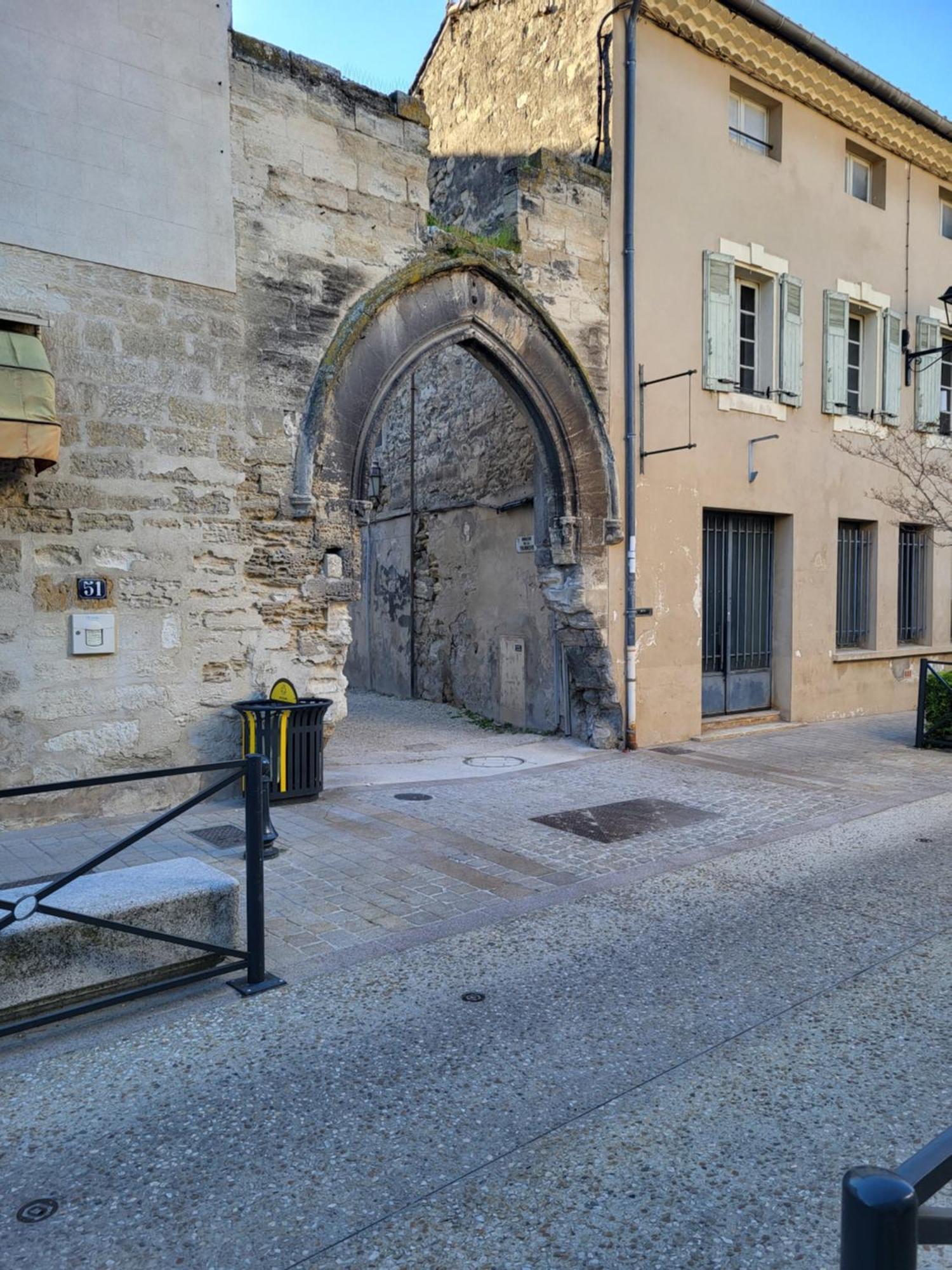 Maison Atypique Coeur De Village Historique 阿维尼翁新城 外观 照片